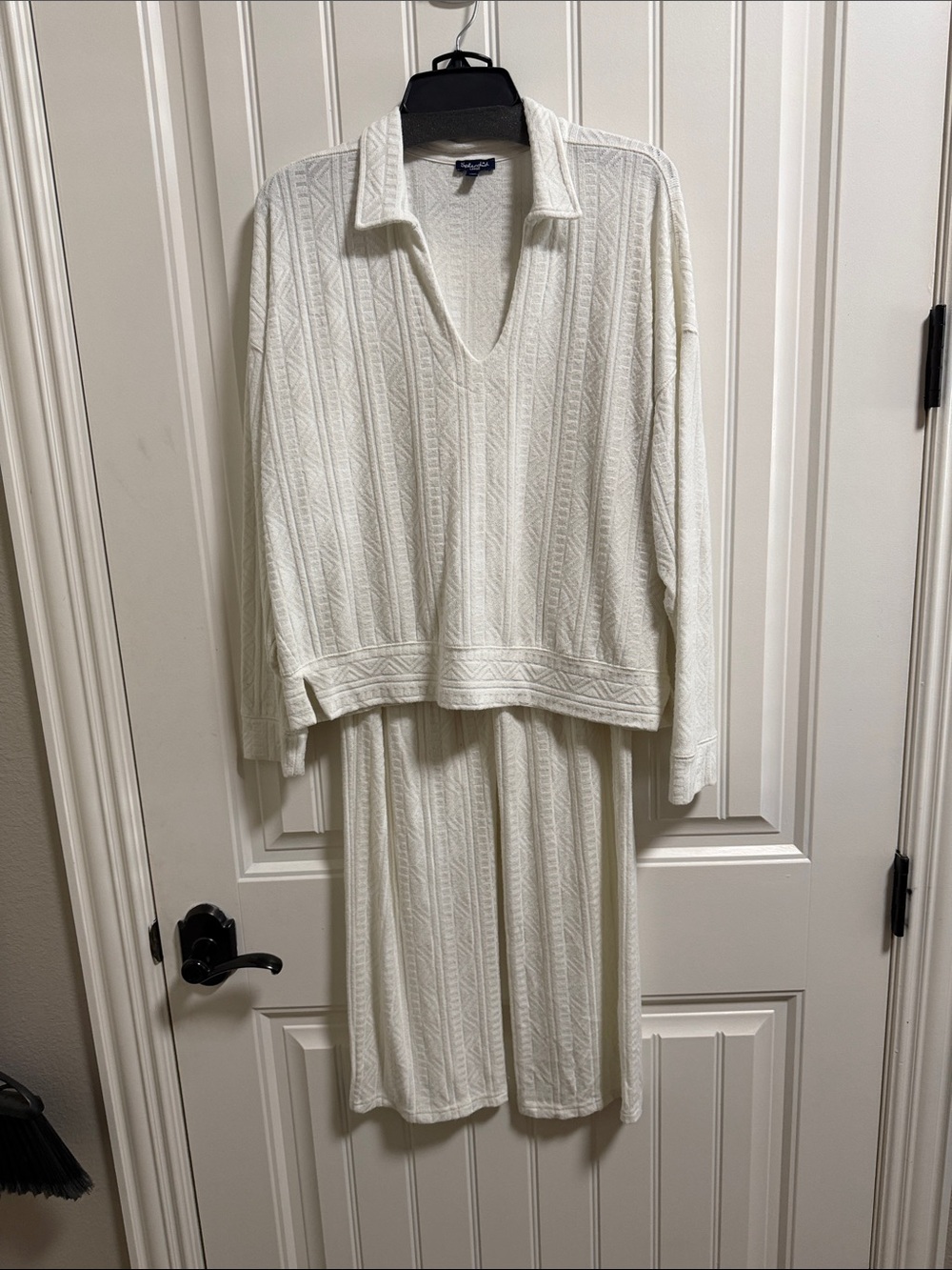 Splendid Cream Knit V-Neck Sweater Set